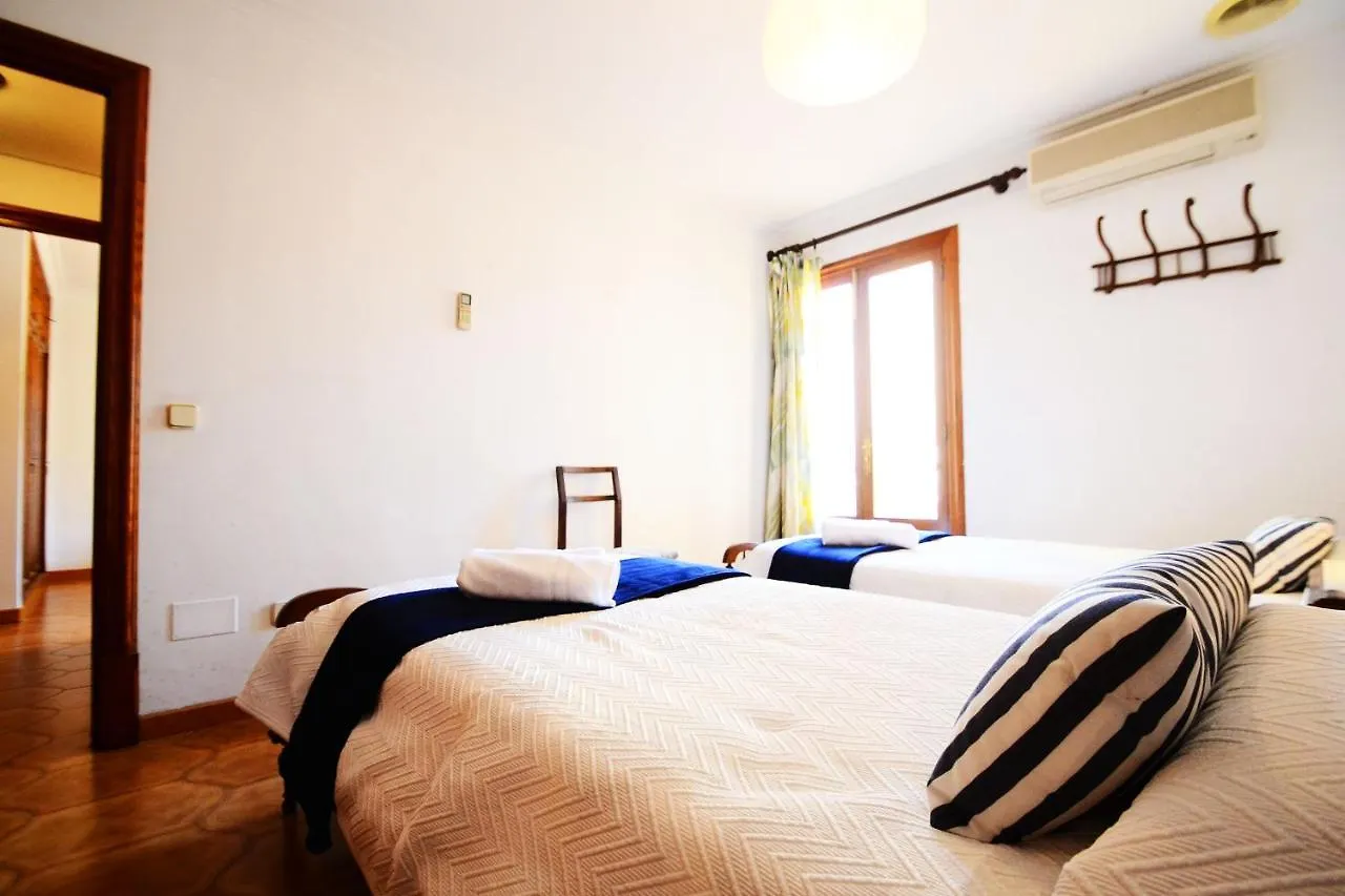 Apartment In Carrer Cartago El Arenal  Španělsko